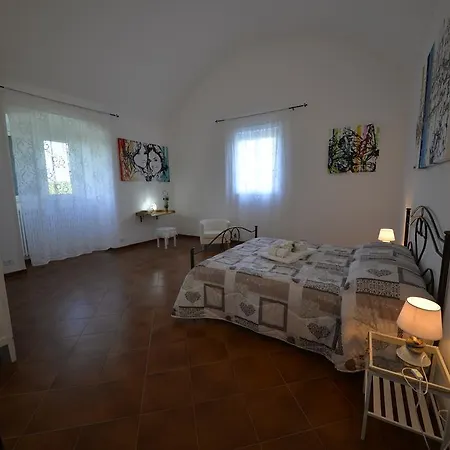 Masseria La Signorella Bed & Breakfast *