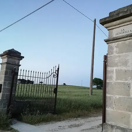 Masseria La Signorella Bed & Breakfast
